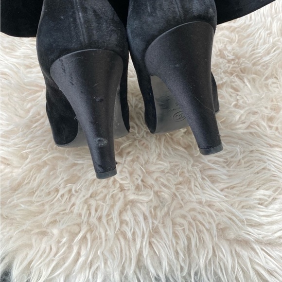 Limited Edition Gabrielle Chanel Boots 💫 - Picture 4 of 8